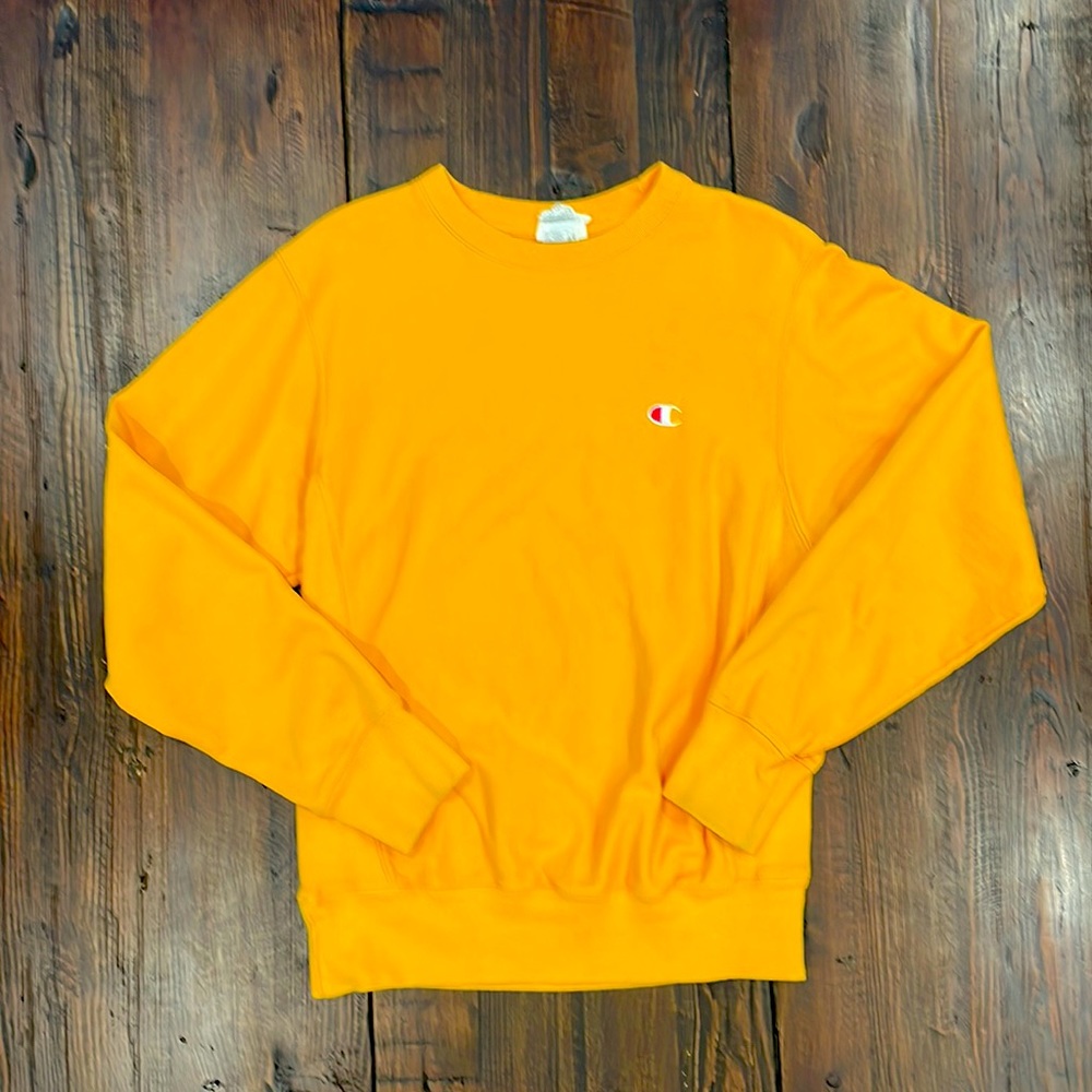Men’s small Champion crewneck